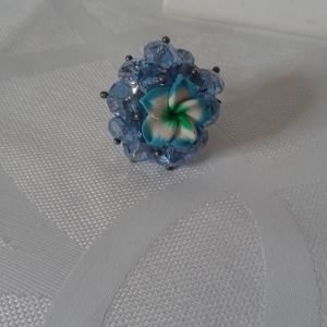 Flower cluster blue ring
